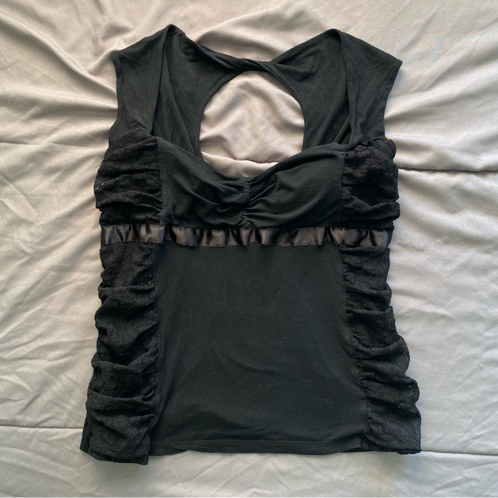 Women’s Crop with Lace